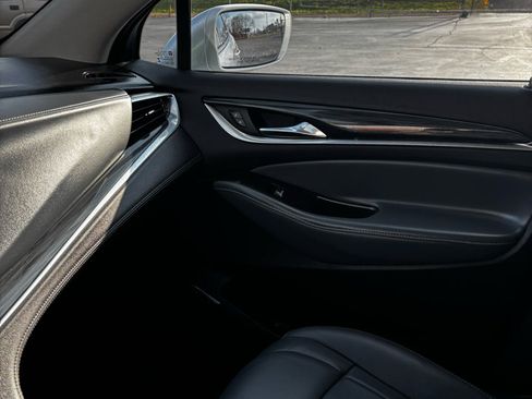 Used 2020 Buick Enclave Essence w/ Sound and Sites Package image 9