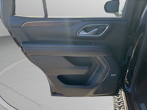 Used 2021 Chevrolet Tahoe Z71 image 17