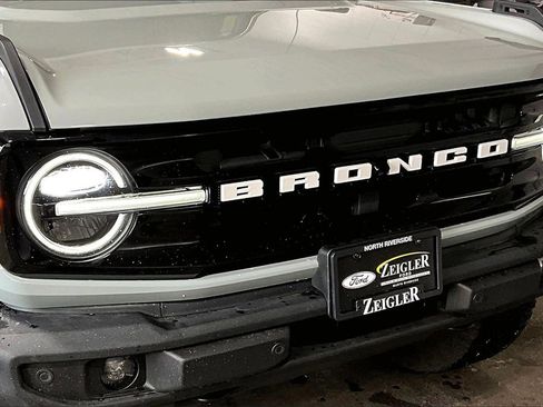 Used 2022 Ford Bronco Outer Banks w/ Sasquatch Package image 29