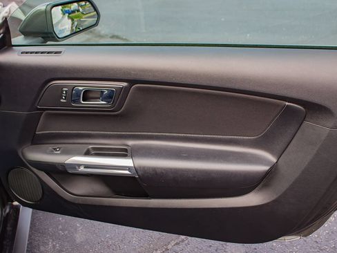 Used 2016 Ford Mustang Coupe RWD image 16