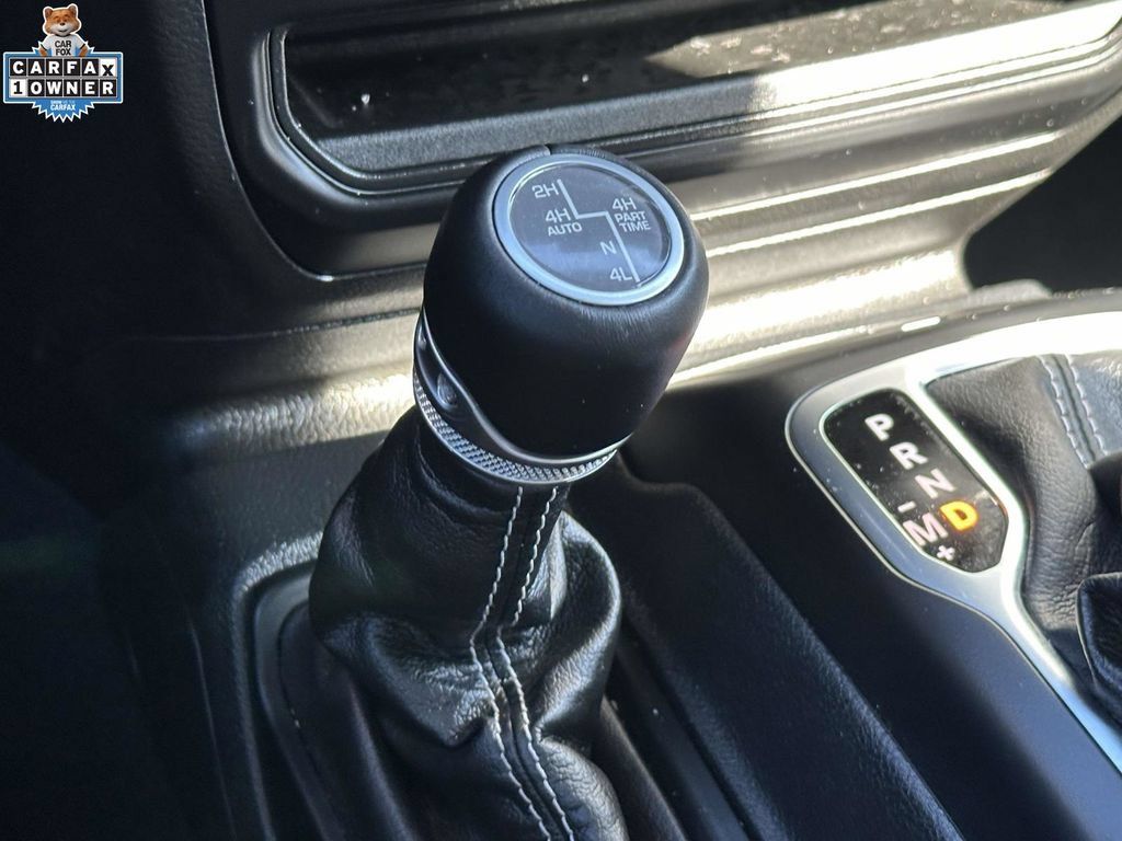 Used 2023 Jeep Wrangler Unlimited Sahara w/ Cold Weather Group AWD/4WD image 29
