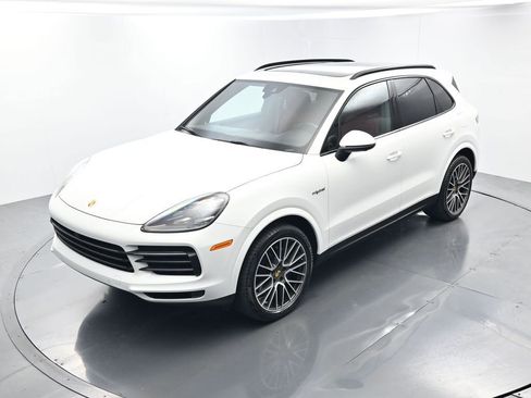 Certified 2023 Porsche Cayenne Platinum Edition AWD/4WD image 34