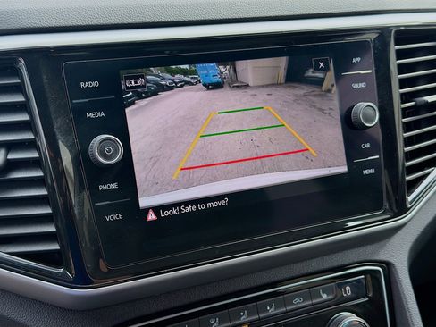 Used 2022 Volkswagen Atlas Cross Sport SE image 13