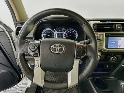 Used 2014 Toyota 4Runner SR5 image 11