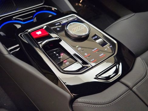 Used 2025 BMW M5 Touring image 39