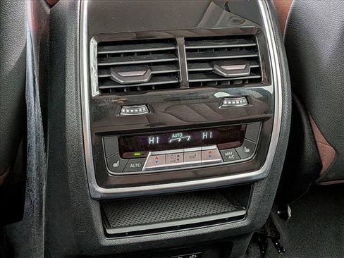 Certified 2023 BMW X7 xDrive40i w/ Premium Package image 21