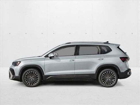 Used 2026 Volkswagen Taos SE FWD image 3