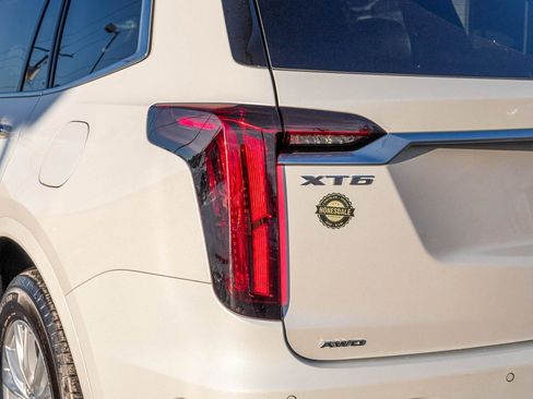 Used 2024 Cadillac XT6 Luxury image 36