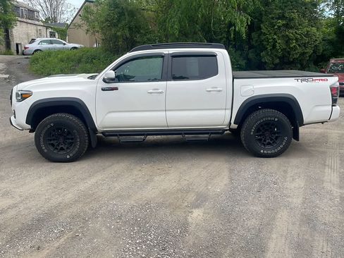 Used 2021 Toyota Tacoma TRD Pro AWD/4WD image 5
