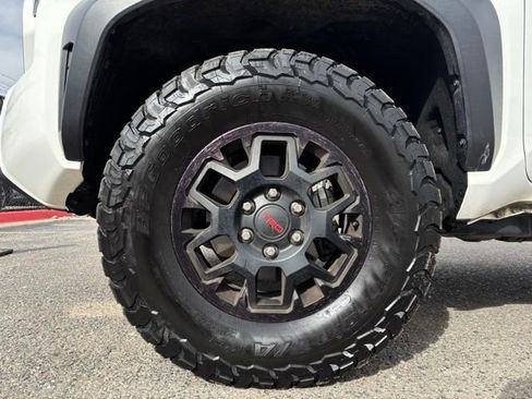 Used 2024 Toyota Tacoma TRD Off-Road w/ TRD Off Road Upgrade Package image 32