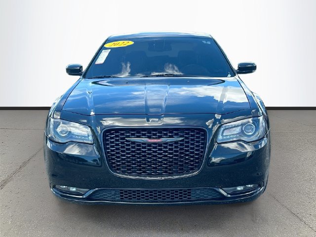 Used 2022 Chrysler 300 S RWD image 2