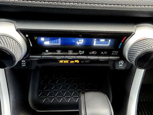 Certified 2022 Toyota RAV4 LE image 30