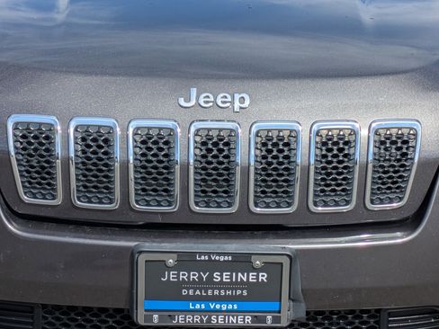 Used 2019 Jeep Cherokee Limited FWD image 9