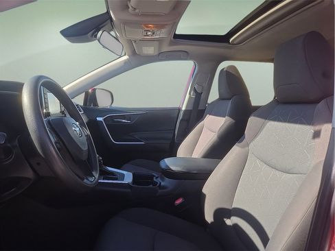 Used 2019 Toyota RAV4 XLE image 20