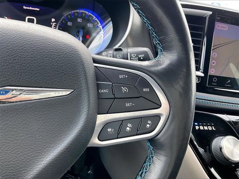 Used 2021 Chrysler Pacifica Touring-L w/ Premium & Safety Sphere Group image 23