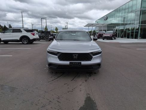 Used 2023 Honda Accord Sport image 2