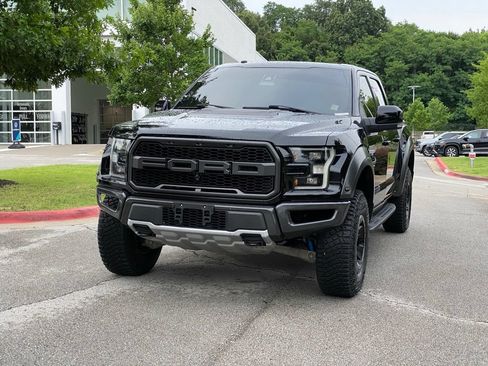 Used 2017 Ford F150 Raptor w/ Equipment Group 802A Luxury AWD/4WD image 3