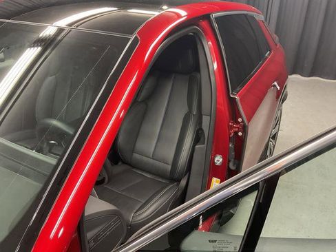 Used 2024 Cadillac Lyriq Luxury image 9