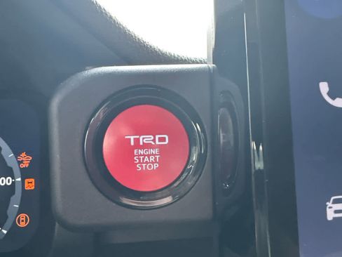 Used 2025 Toyota Tacoma TRD Off-Road image 17