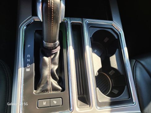 Used 2018 Ford F150 Platinum w/ Equipment Group 701A Luxury image 46