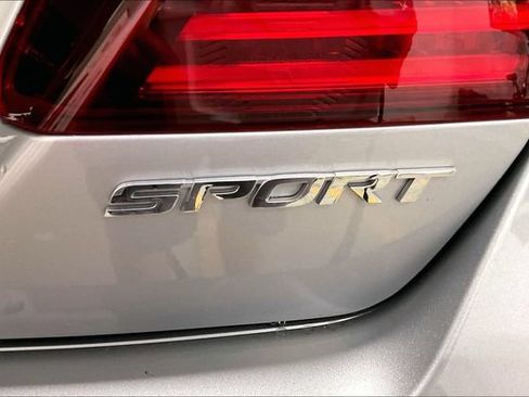 Used 2017 Honda Accord Sport image 8