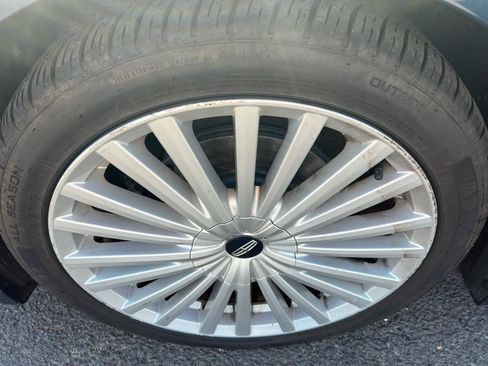 Used 2017 Lincoln MKZ Reserve FWD image 10