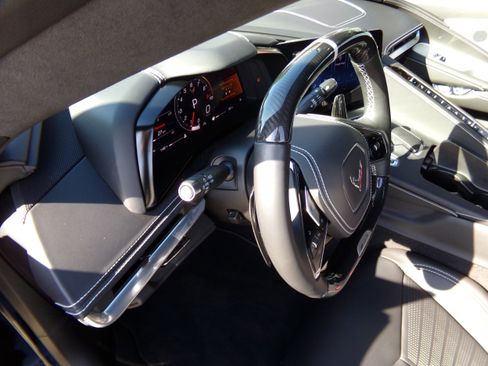 Used 2025 Chevrolet Corvette Z06 RWD image 15