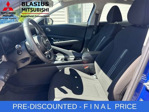 Used 2024 Hyundai Elantra SEL w/ Convenience Package FWD image 10