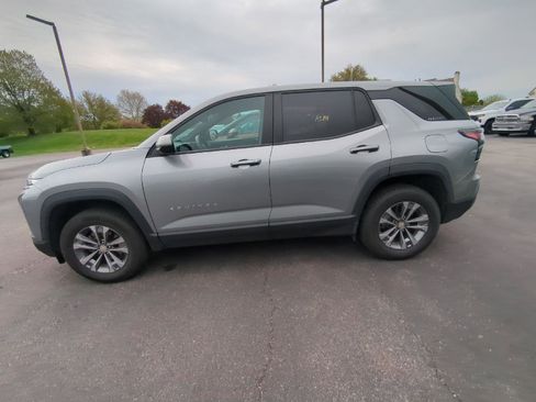 Used 2025 Chevrolet Equinox LT image 6