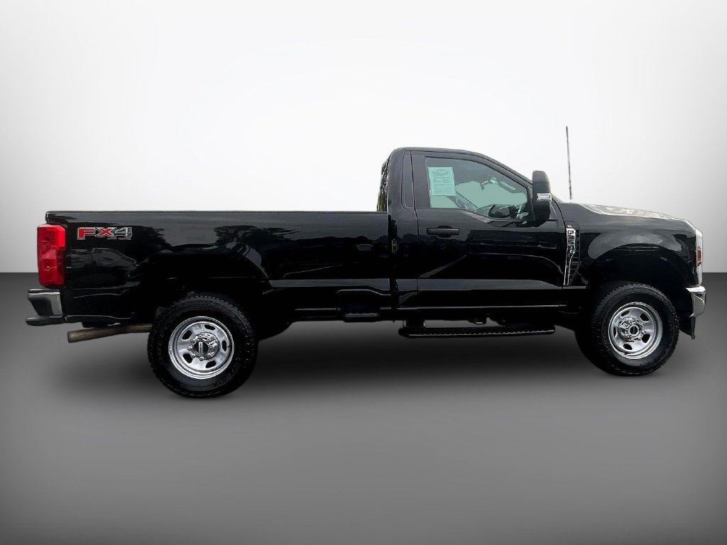 Used 2025 Ford F350 XL w/ FX4 Off-Road Package AWD/4WD image 8