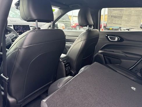 New 2026 Jeep Compass Latitude image 16