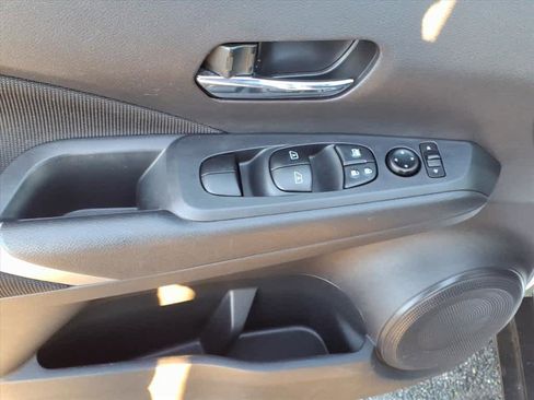 Used 2023 Nissan Kicks SV image 17