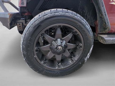 Used 2009 Jeep Wrangler Unlimited Sahara image 20