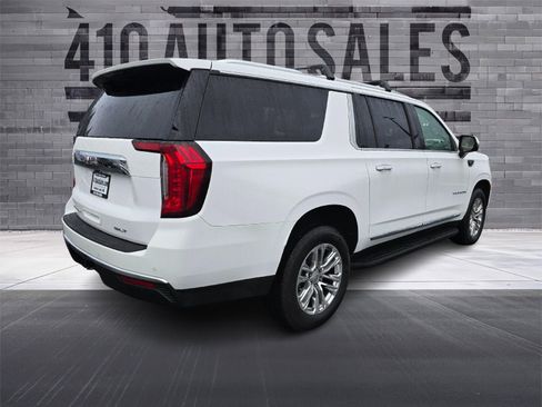 Used 2022 GMC Yukon XL SLT image 3