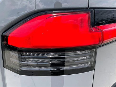 Used 2024 Lexus GX 550 w/ Accessory Package (Z1) image 39