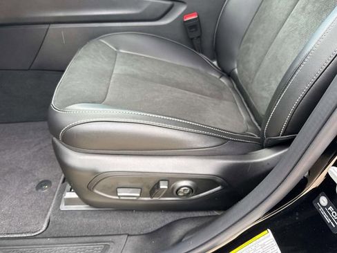 New 2025 Jeep Grand Cherokee Altitude RWD image 11