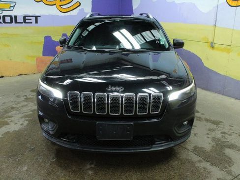 Used 2019 Jeep Cherokee Latitude w/ Comfort & Convenience Group image 3