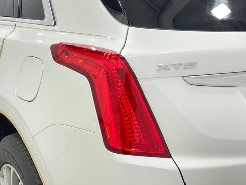 Used 2017 Cadillac XT5 Luxury image 34