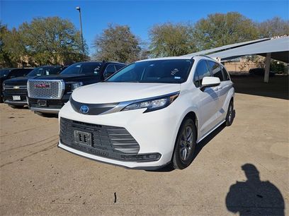 Used 2021 Toyota Sienna LE