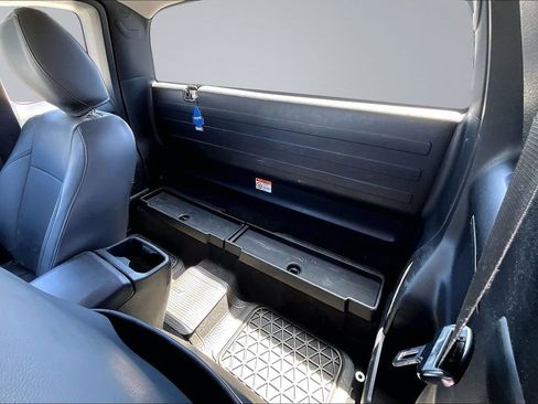 Used 2017 Toyota Tacoma SR RWD image 19