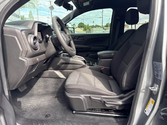 Used 2025 Chevrolet Colorado Trail Boss AWD/4WD image 10