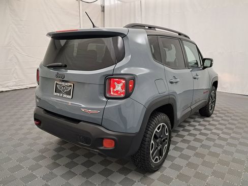 Used 2017 Jeep Renegade Trailhawk image 3