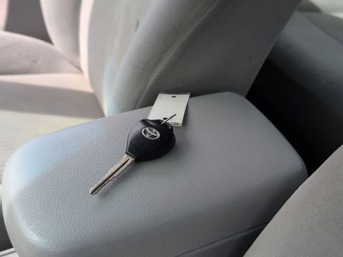 Used 2010 Toyota Corolla LE FWD image 24