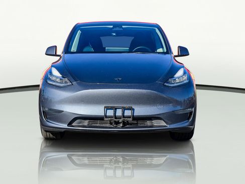 Used 2023 Tesla Model Y Long Range image 47