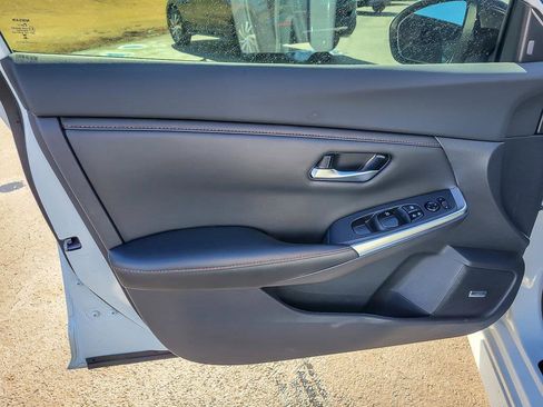 Used 2022 Nissan Sentra SR w/ SR Premium Package image 23