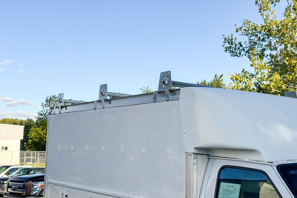 Certified 2017 Ford E-350 and Econoline 350 Super Duty w/ Power Windows & Locks Group RWD image 9