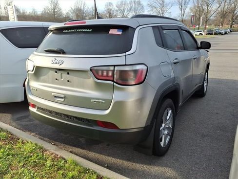 Used 2022 Jeep Compass Latitude image 6
