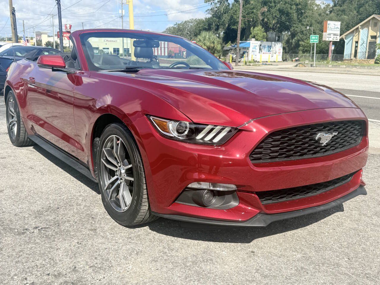 Used 2017 Ford Mustang Premium RWD image 4