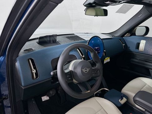 New 2025 MINI Cooper Countryman SE image 9