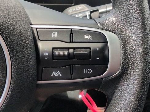Used 2025 Kia Sportage LX image 30